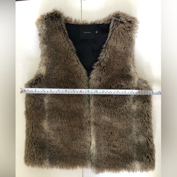 ARITZIA Talula Park Slope Sleeveless faux  Fur Vest size s - Picture 5 of 9